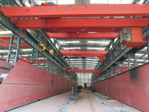 華原起重機(jī)重型生產(chǎn)車(chē)間